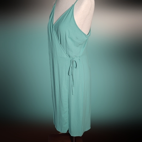 Nine West Mint Green Spaghetti Strap Wrap Dress Large - Picture 2 of 7